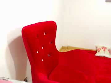 بنت ارمينية تتناك في طيزها ويجيب لبن جوه