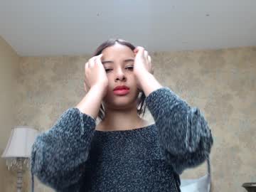 قحبة لبنانية ساخنة تتناك بعنف و تتاوه من اللذة بالراحة على كيسي آآآه