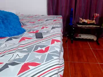 تمص زبره في حمام السباحة وينيك طيزها بقوة