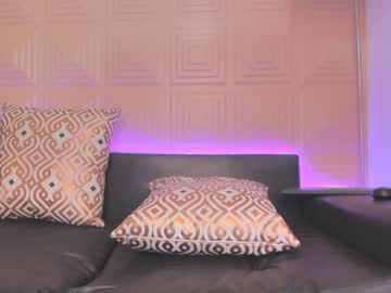 شرموطة مصريه ترقص لعشيقها بالكيلوت