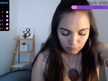 السباك الزنجي ينيك الموظفة في الحمام وكاميرا المراقبة تصورهم