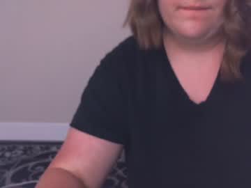 الاخت غير محتشمة والاخ ممحون